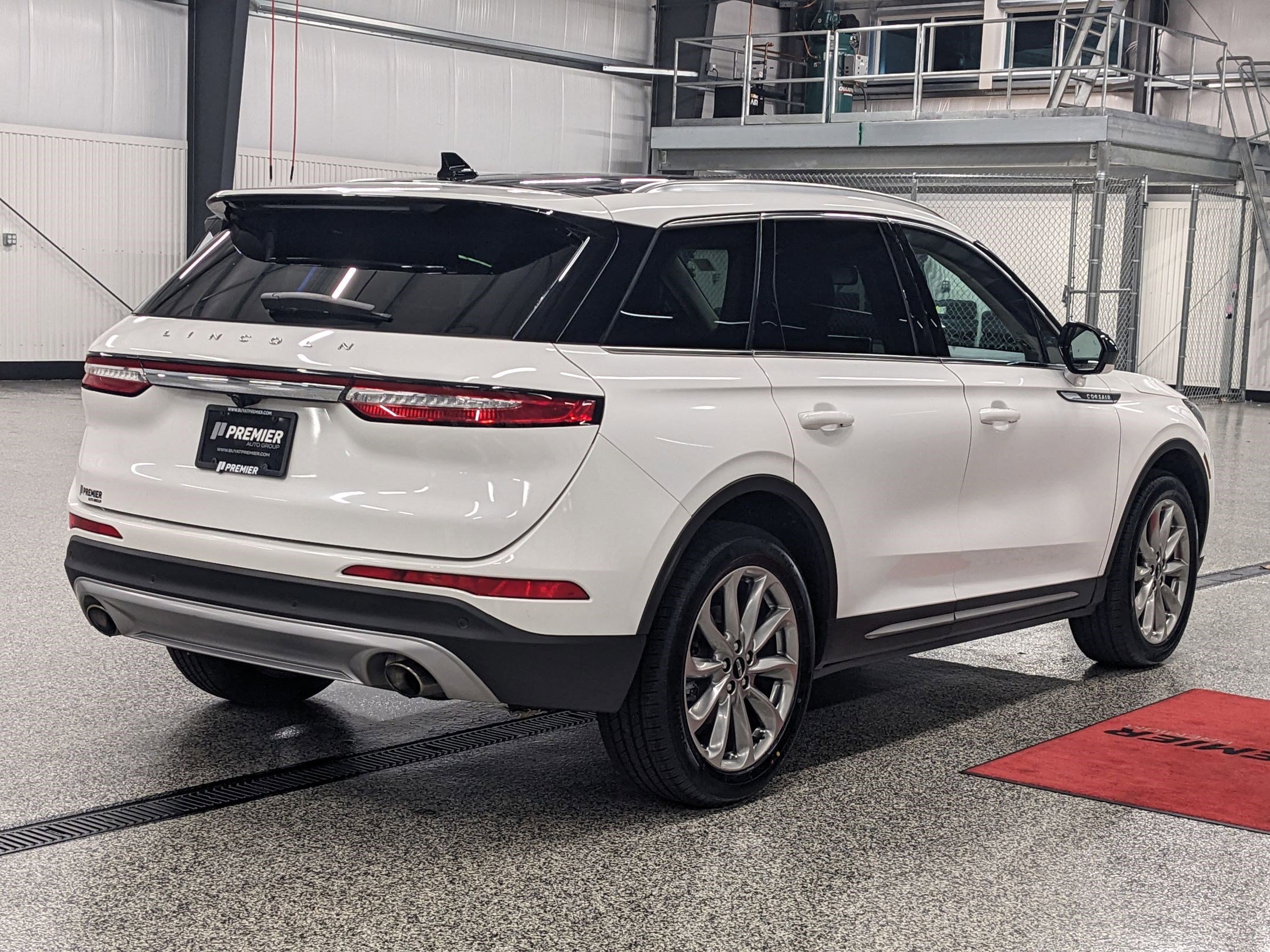 2020 Lincoln Corsair Standard photo 3