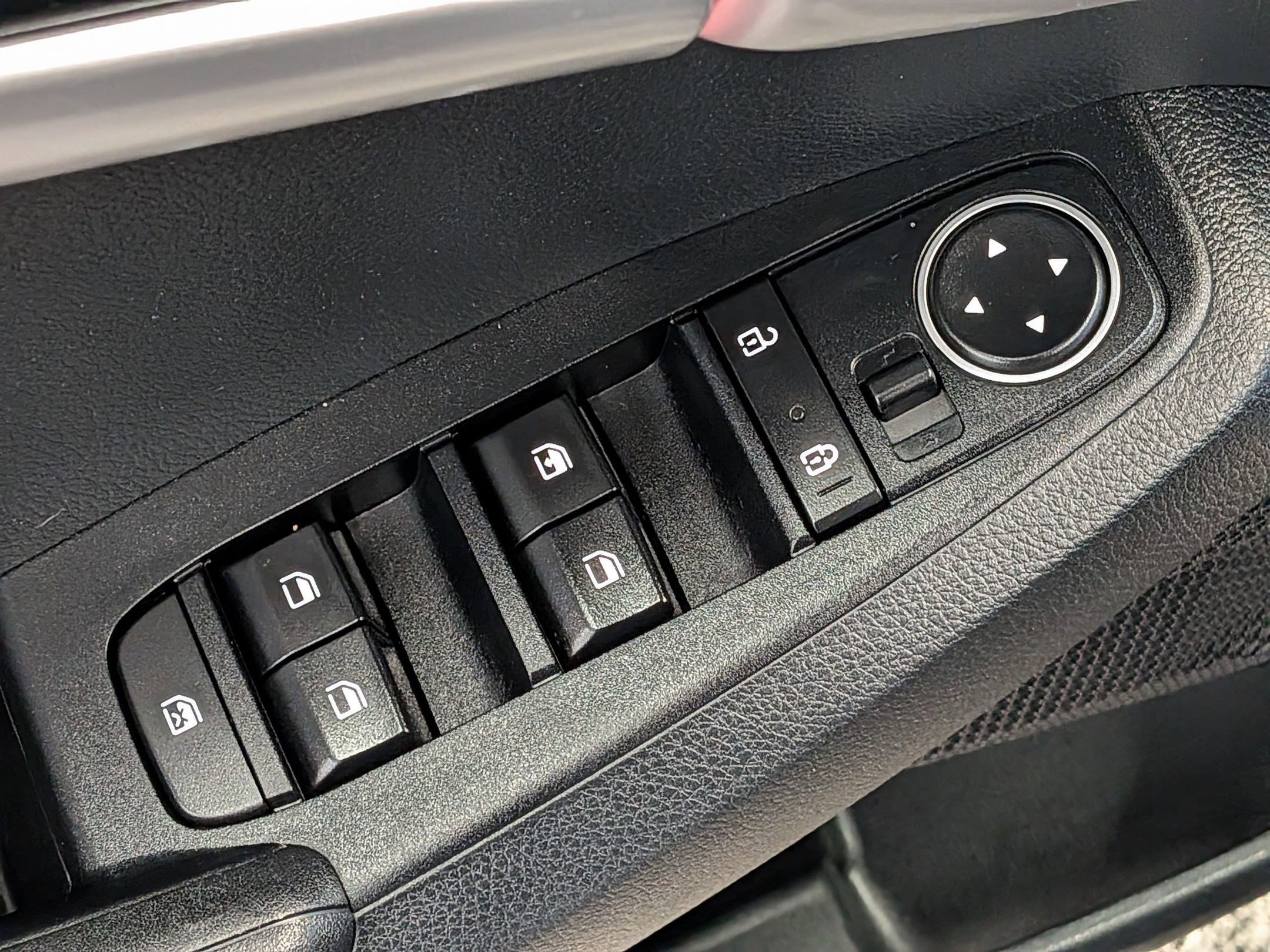 2023 Kia Seltos LX - Photo 23
