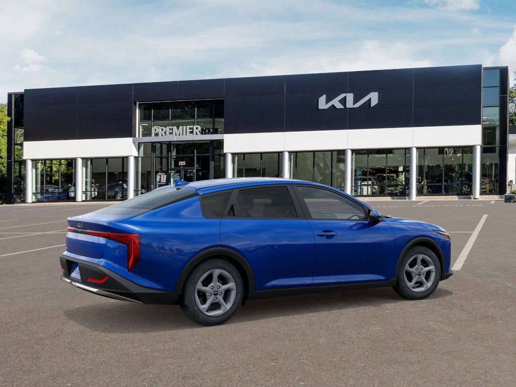 2025 Kia K4 LXS - Photo 7