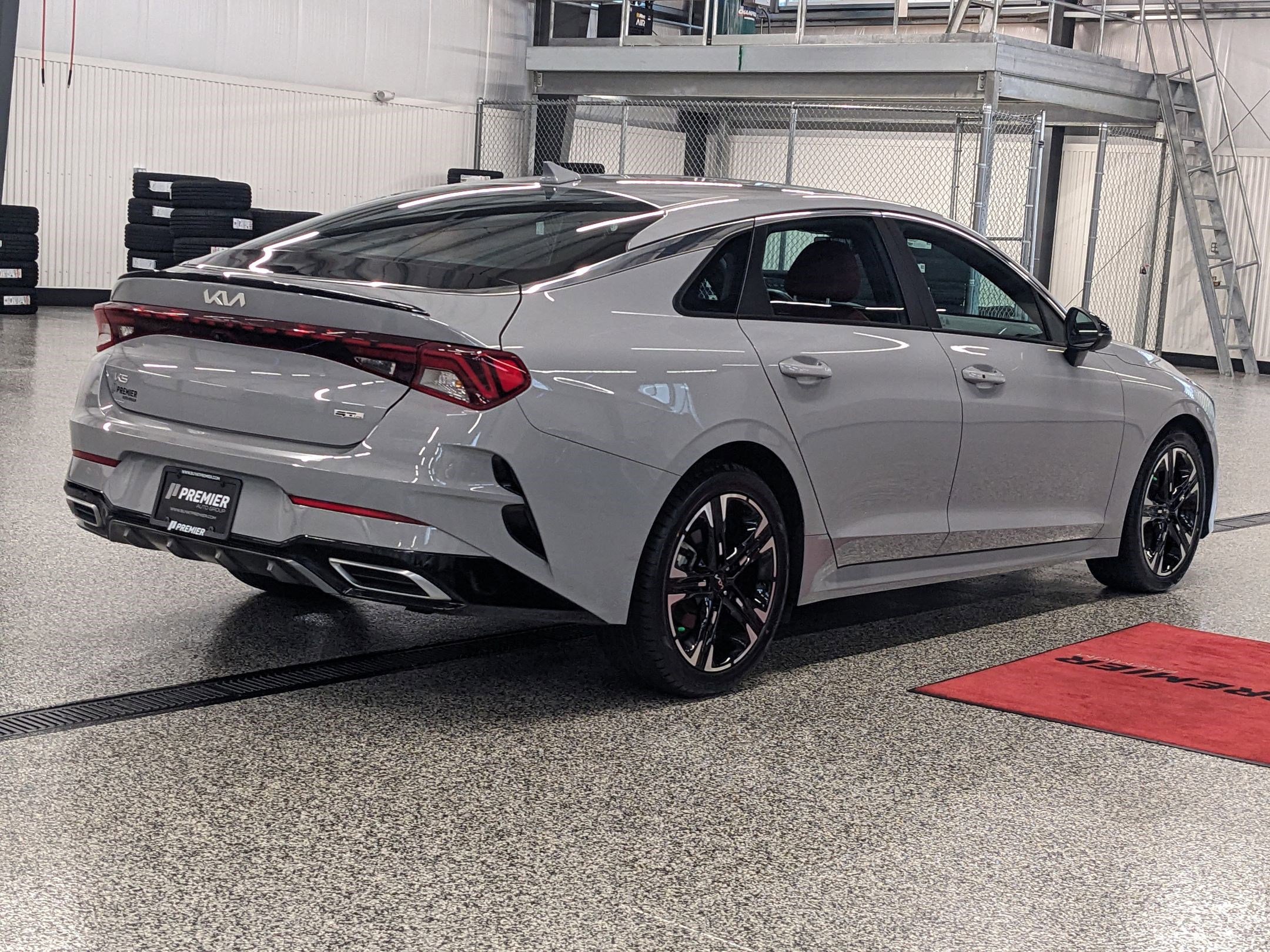 2023 Kia K5 GT-Line photo 3