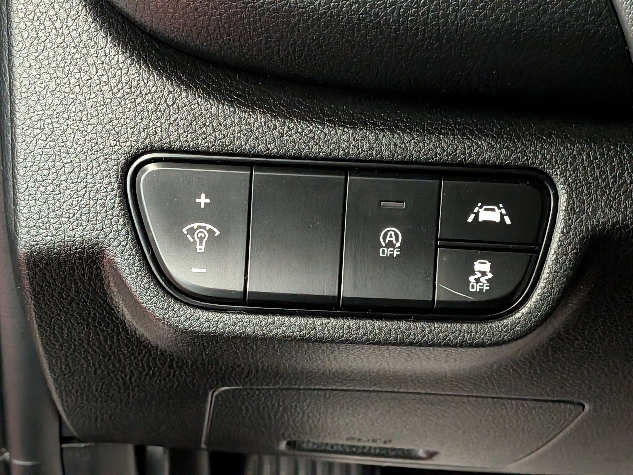 2023 Kia Seltos LX - Photo 28