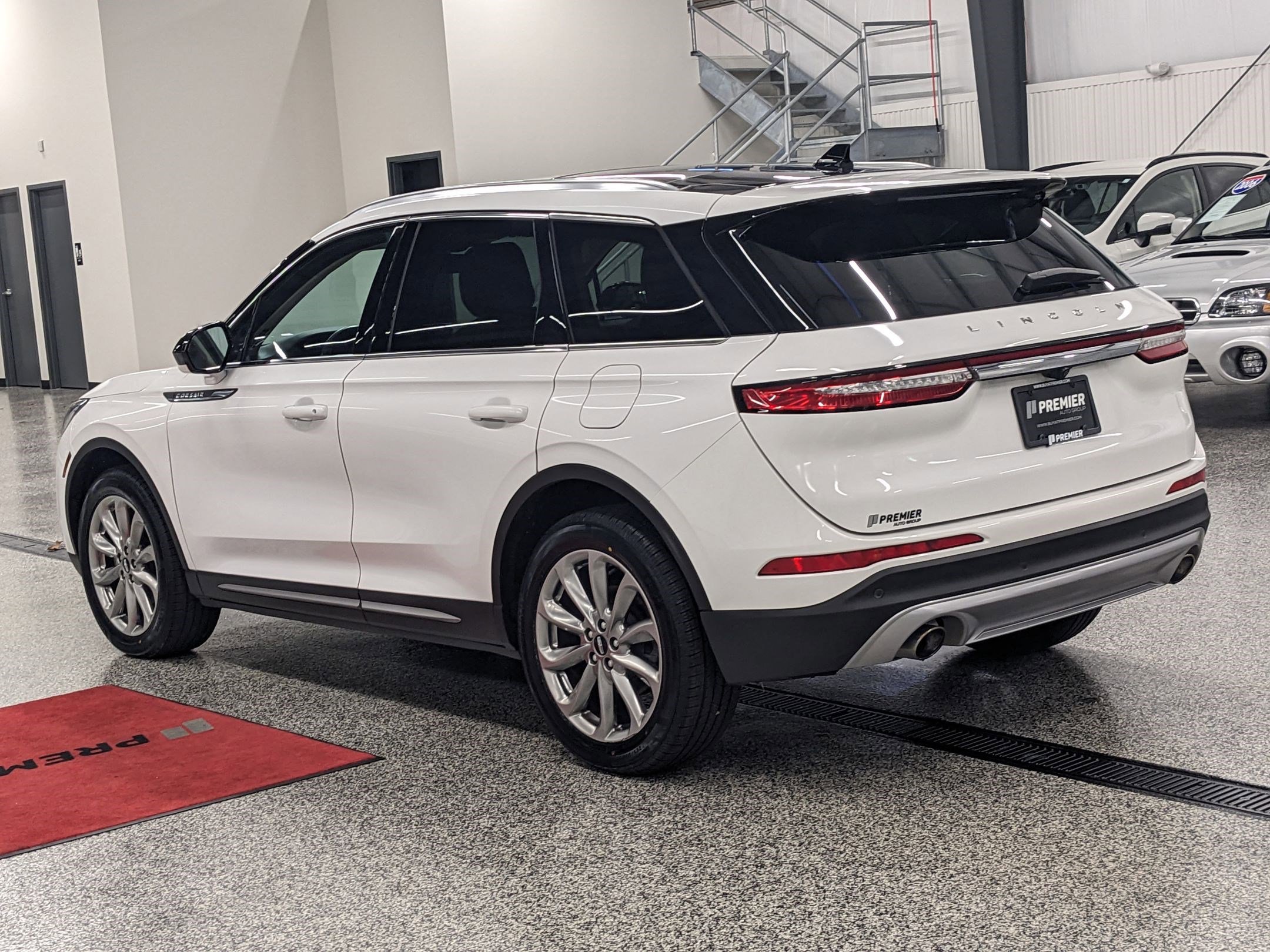 2020 Lincoln Corsair Standard photo 4