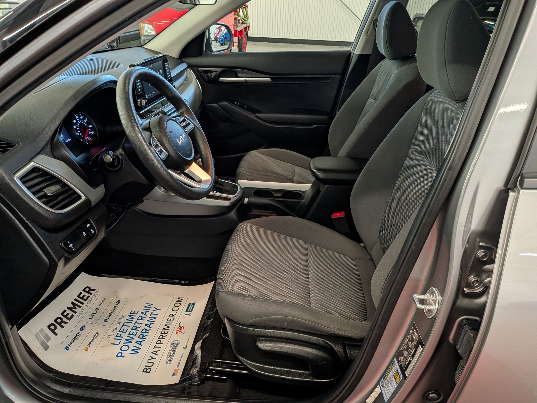 2023 Kia Seltos LX - Photo 9