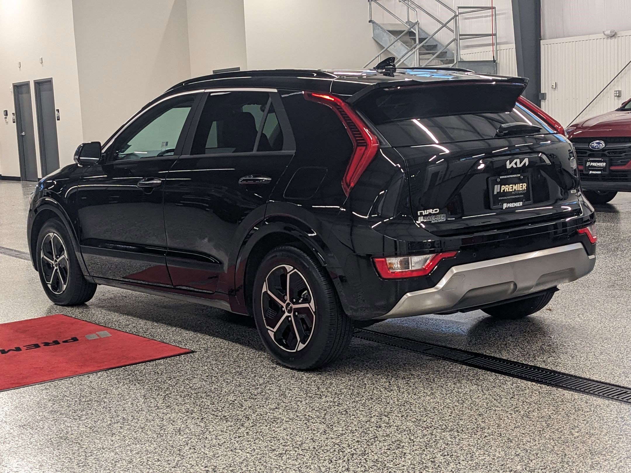 2023 Kia Niro SX photo 3