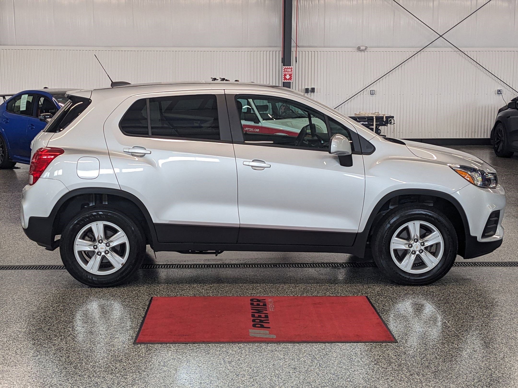 2022 Chevrolet Trax LS photo 2