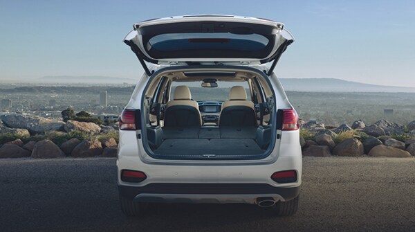 PremierKia_BlogImages_600x335_SorentoCargo_Oct19.png