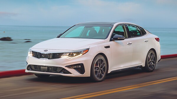 PremierKia_BlogImages_600x335_Optima_Dec19.png