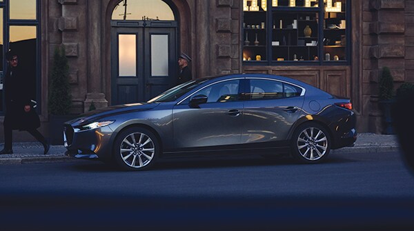 PremierMazdaKC_BlogImages_600x335_Mazda3_May19.png