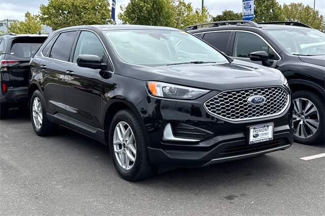 2024 Ford Edge SEL photo 2