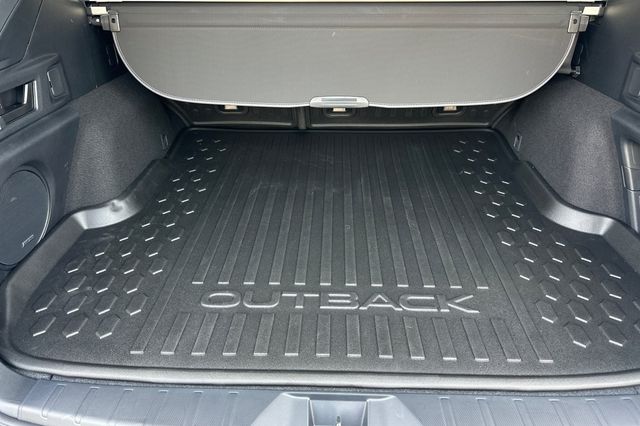 2025 Subaru Outback Limited - Photo 17