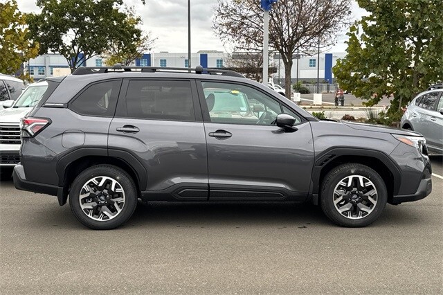 2026 Subaru Forester Premium Base photo 2