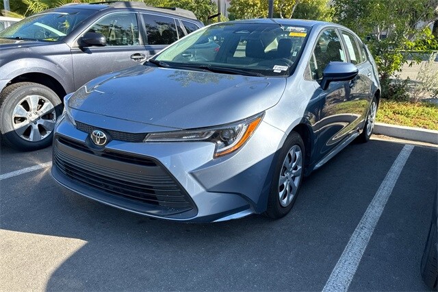 2024 Toyota Corolla LE photo 2