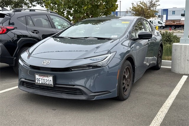 2023 Toyota Prius Limited photo 2