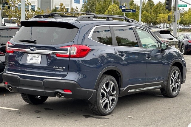 2025 Subaru Ascent Limited photo 4