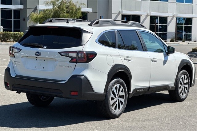 2025 Subaru Outback Premium photo 4