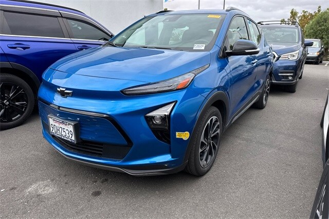 2022 Chevrolet Bolt EUV Premier photo 2