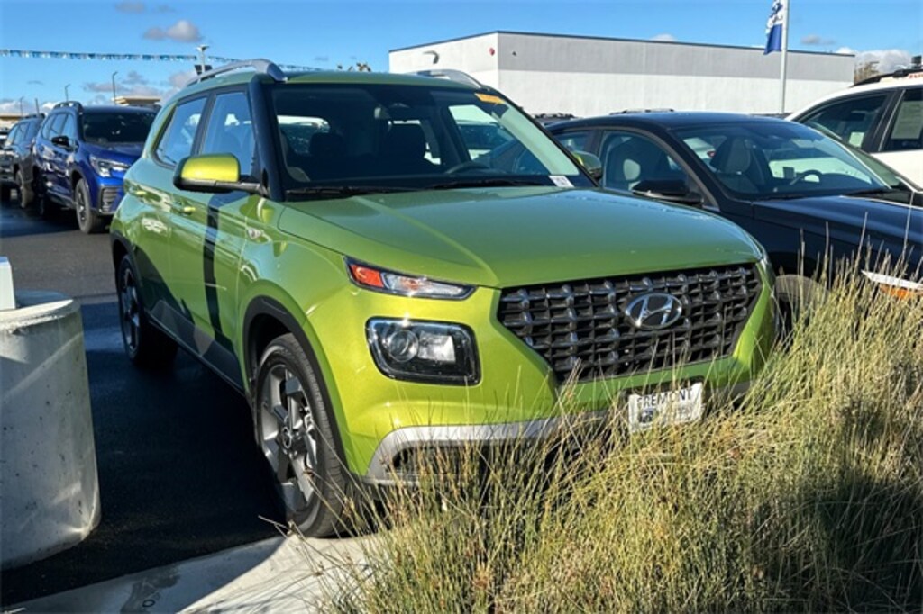 Used 2024 Hyundai Venue SEL SUV
