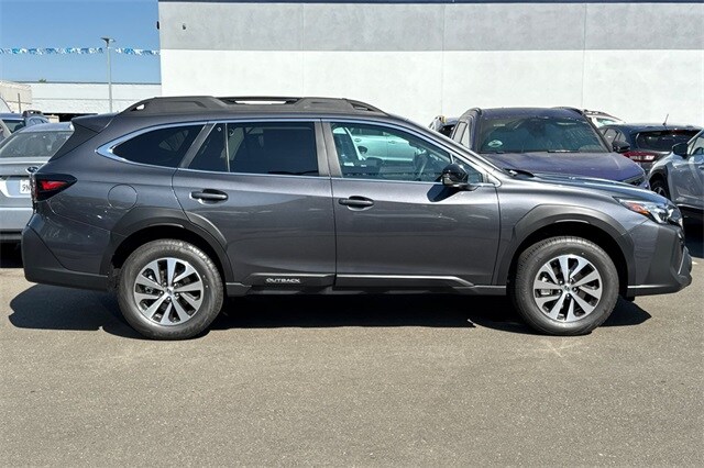 2025 Subaru Outback Premium photo 3