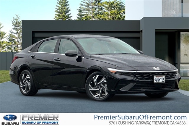 2025 Hyundai Elantra Limited's photo