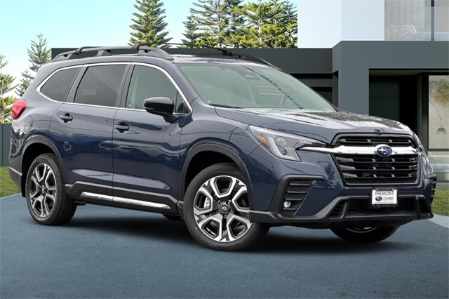 2025 Subaru Ascent Limited photo 2