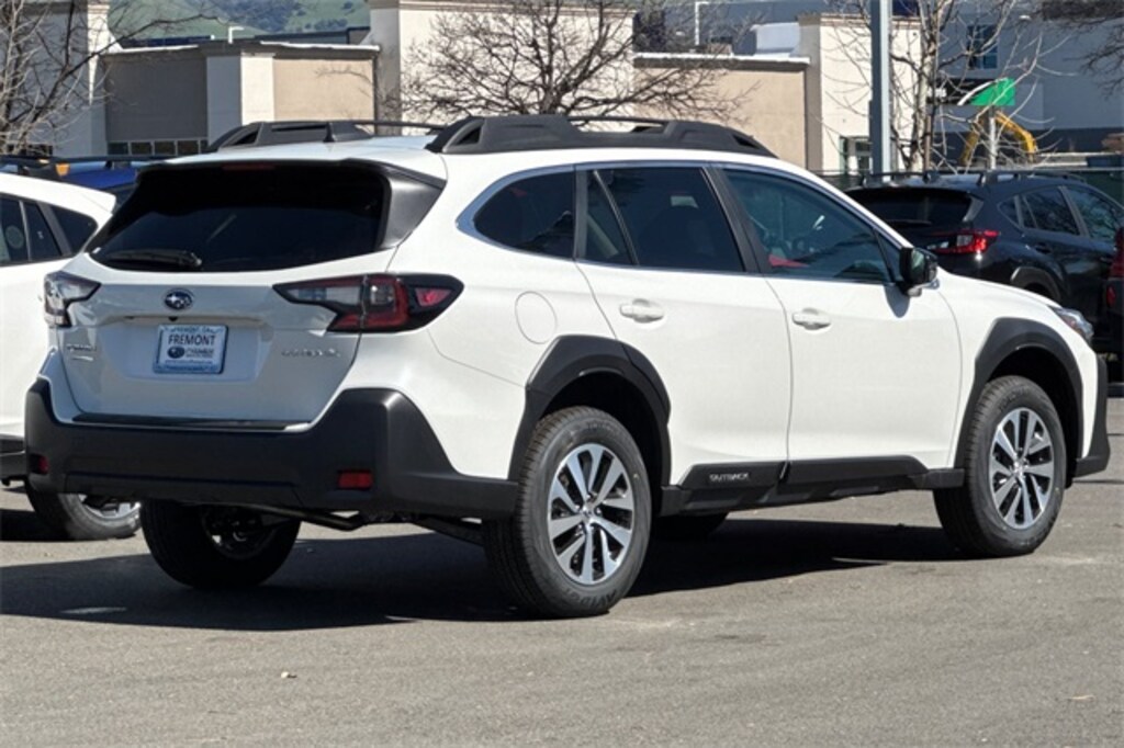 Used 2025 Subaru Outback Premium SUV