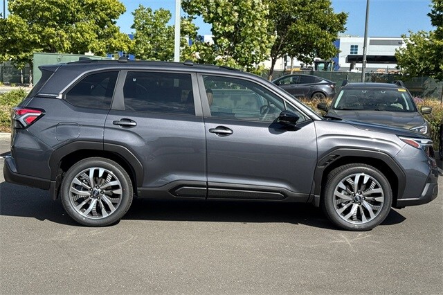 2025 Subaru Forester Touring photo 3