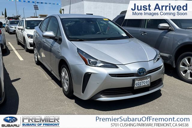 2022 Toyota Prius LE FWD's photo