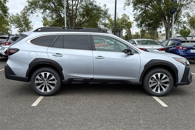 2025 Subaru Outback Limited photo 2