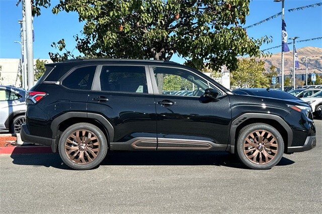 2025 Subaru Forester Sport photo 2