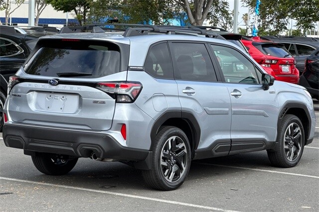 2025 Subaru Forester Limited photo 4