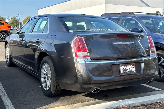 2014 Chrysler 300 Base photo 3