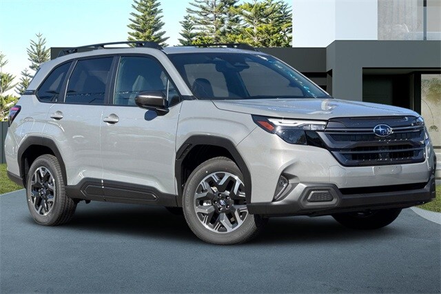 2025 Subaru Forester Premium Base photo 2