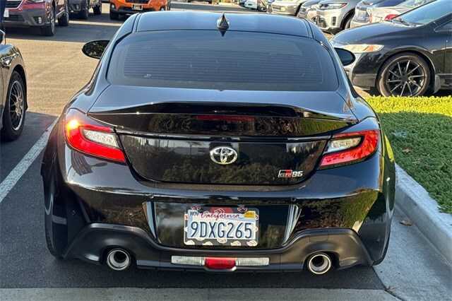 2023 Toyota GR86 Premium photo 4