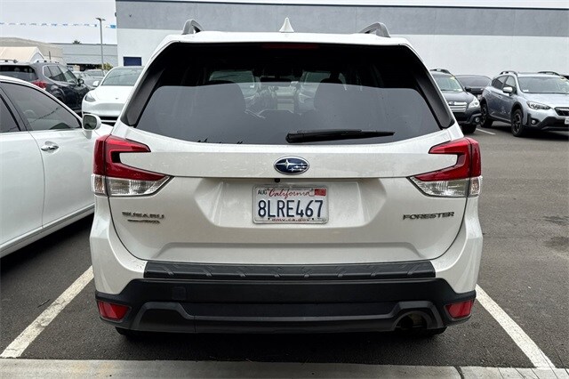 2019 Subaru Forester Premium photo 2