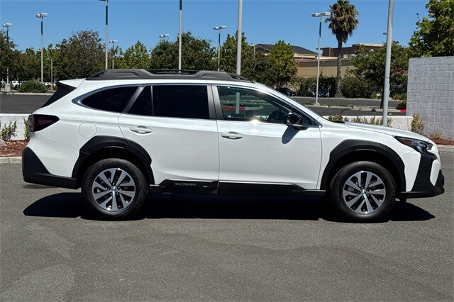 2025 Subaru Outback Premium photo 3