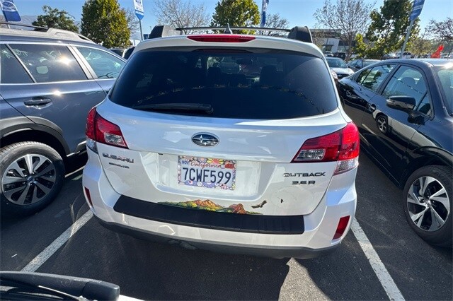2014 Subaru Outback 3.6R Limited photo 4