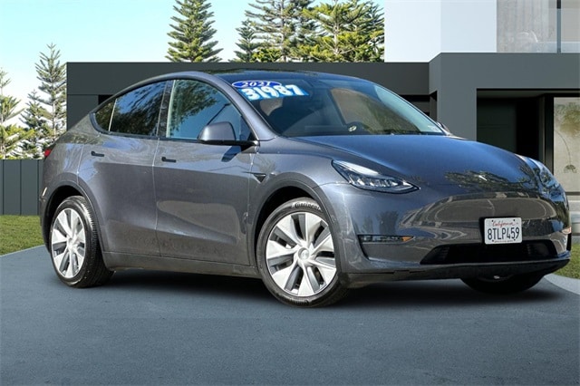 Used 2021 Tesla Model Y Long Range with VIN 5YJYGDEEXMF074236 for sale in Fremont, CA