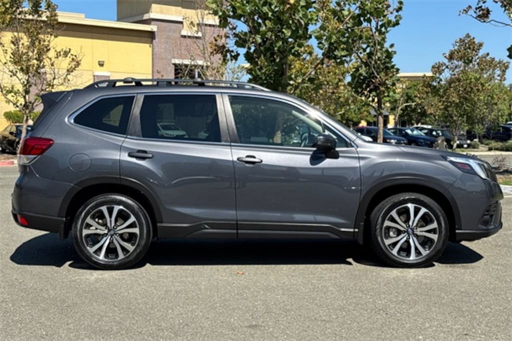 Used 2022 Subaru Forester Limited SUV