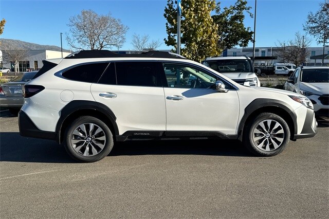 2025 Subaru Outback Touring XT photo 3
