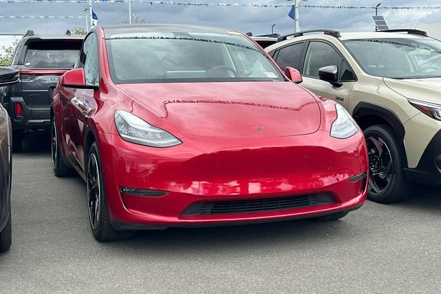 Used 2021 Tesla Model Y Long Range with VIN 5YJYGDEE0MF074164 for sale in Fremont, CA