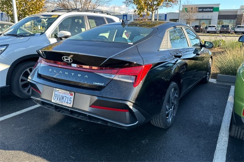 Used 2025 Hyundai Elantra Limited Sedan
