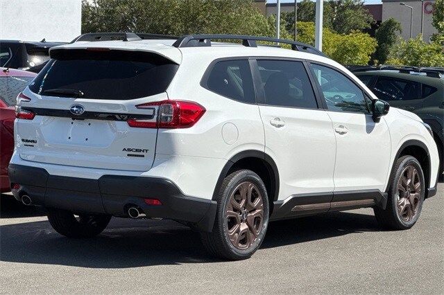 2025 Subaru Ascent Limited photo 4