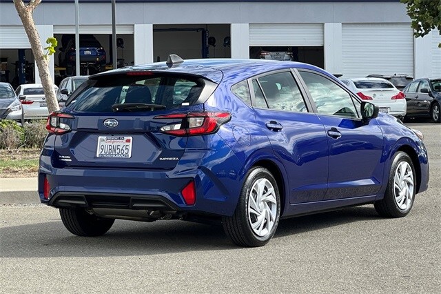 2025 Subaru Impreza Base photo 4
