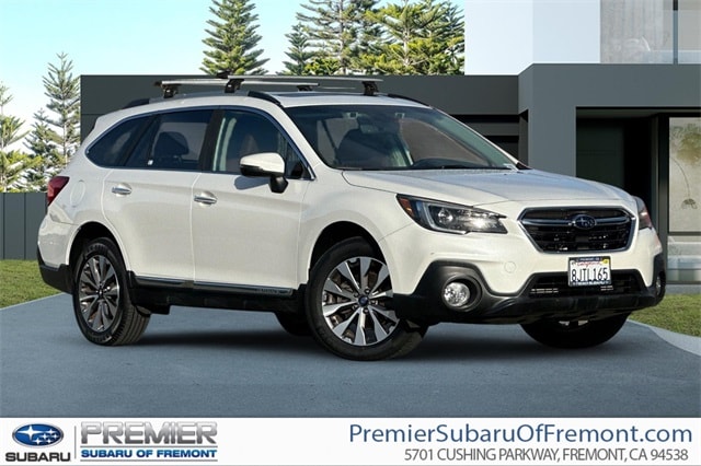 2019 Subaru Outback Touring's photo
