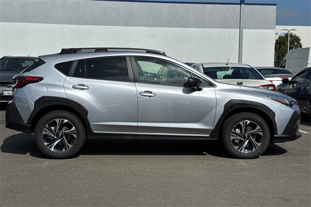 2025 Subaru Crosstrek Premium photo 2