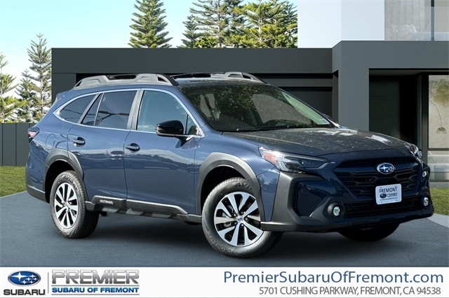 2025 Subaru Outback Premium's photo