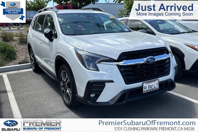 2024 Subaru Ascent Limited 7 Passenger's photo