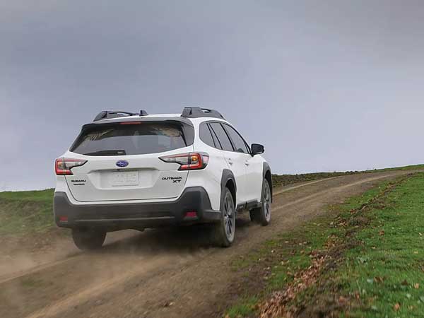 2025 Subaru Outback off-roading