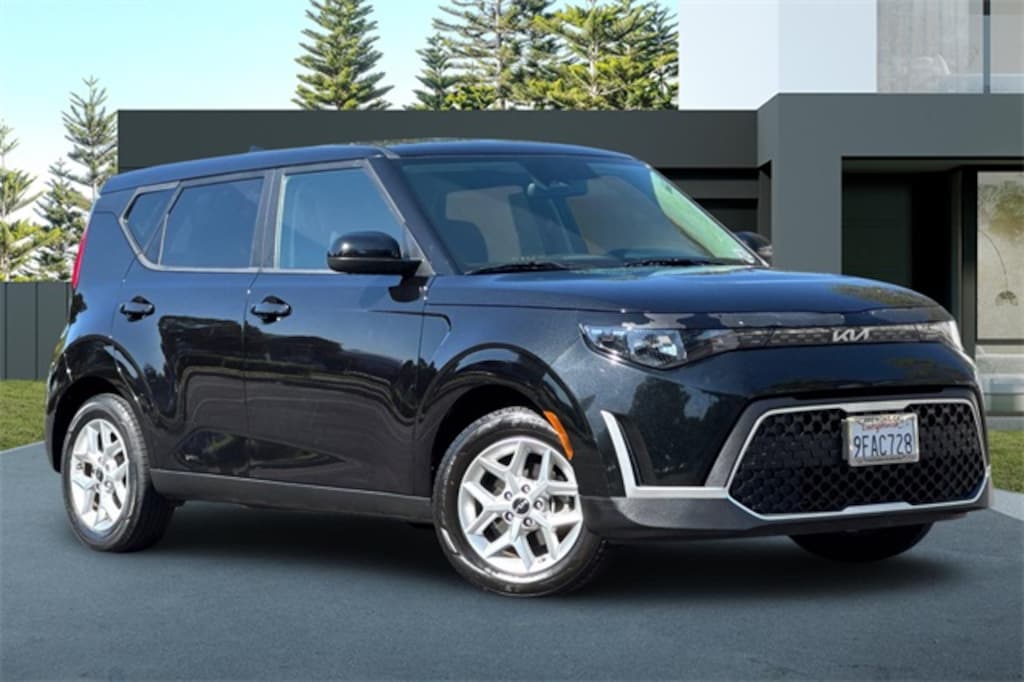 Used 2023 Kia Soul LX Hatchback