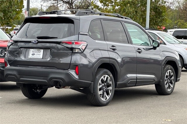 2026 Subaru Forester Premium Base photo 3